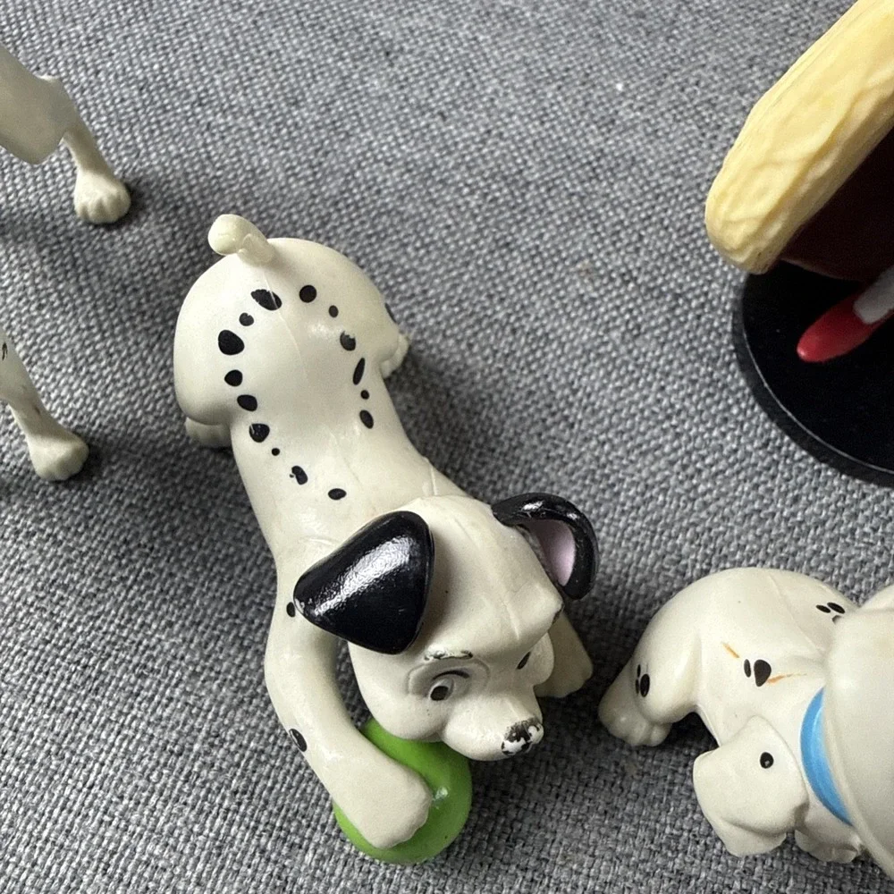 Disney 101 Dalmatians Figures Lot Of 7 Cruella de Vil, With 6 Puppies